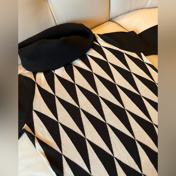 ♥️M A G by Magaschoni Silk/Cashmere blend Sweater Size Med - Picture 2 of 7